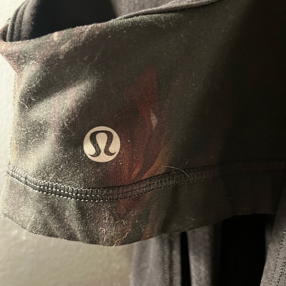 Lululemon Tank with built in bra - Picture 4 of 4